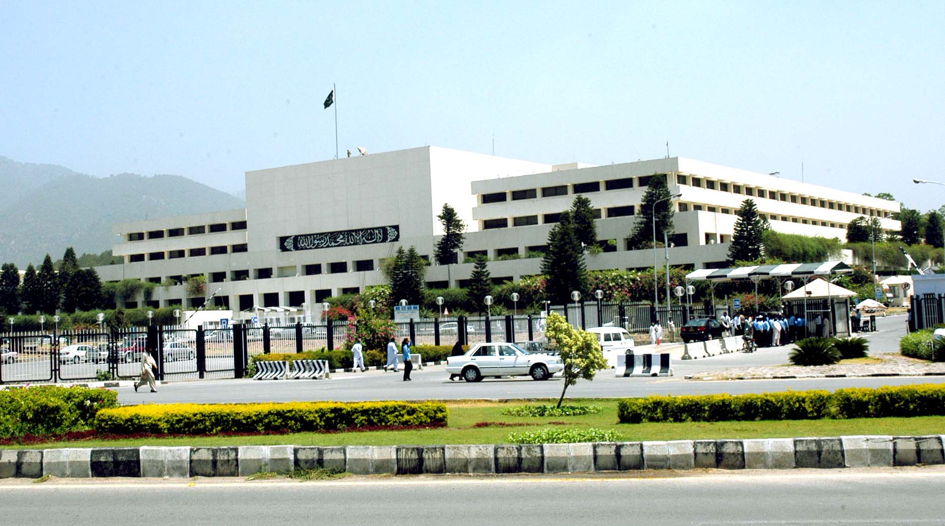 Situationer: Technocrat set-up — a problem or solution?